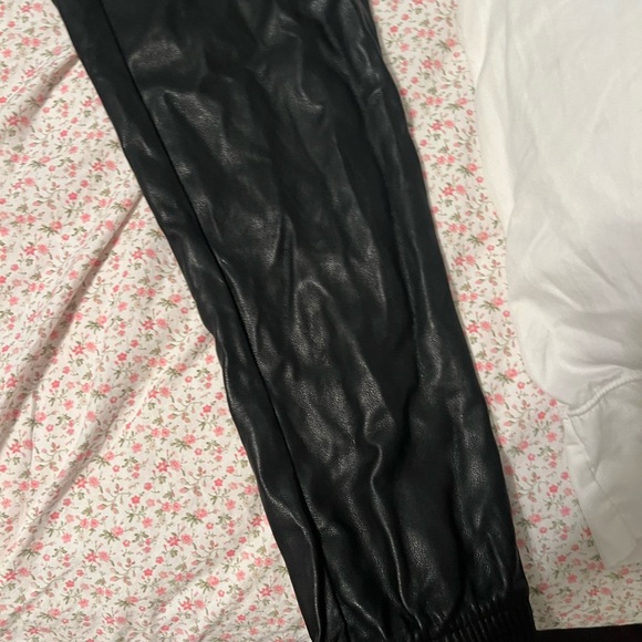 Cute Joggers - Picture 3 of 6